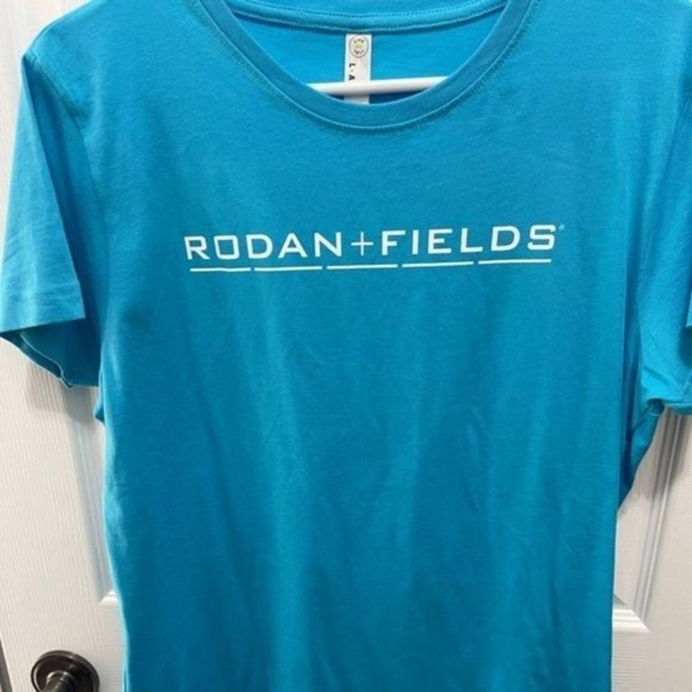 𝅺RODAN and Fields t-shirt New no tags large